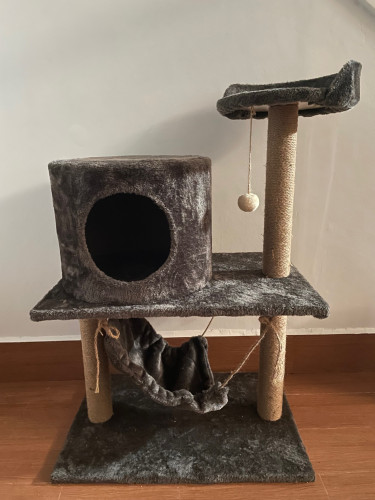 Selling Cat Tree/ Cat House/ Cat Scratcher