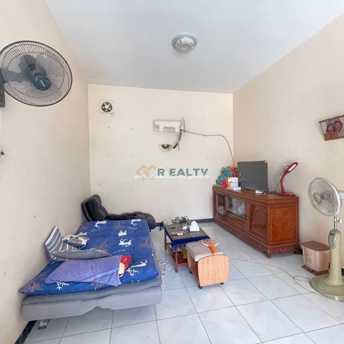 វីឡា សម្រាប់ជួល ទីតាំងនៅទួលទំពូង Villa For Rent at Toul Tom Pong area
