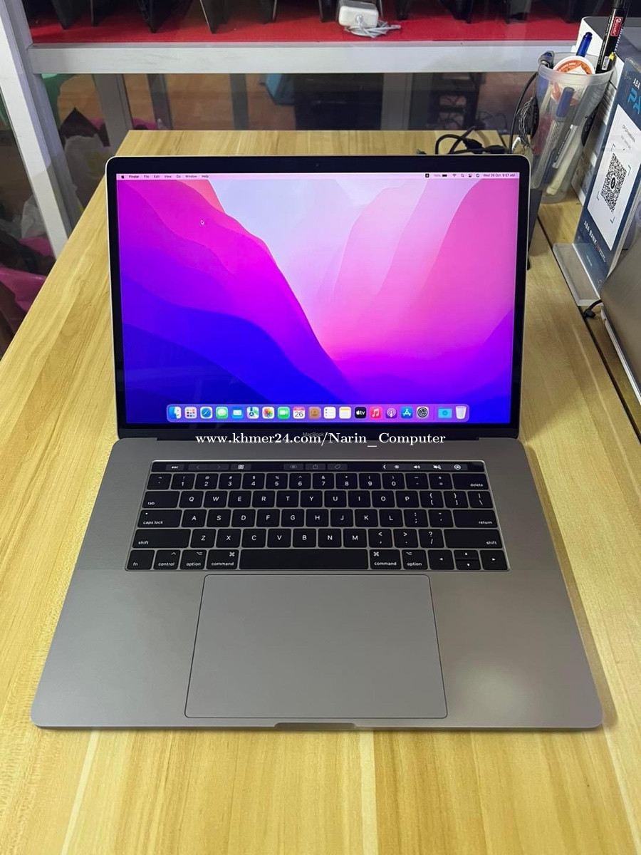 MacBook Pro 15” 2017 Touch-Bar មួយទឹក​ តម្លៃ​: $950