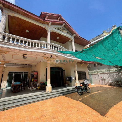 វីឡា សម្រាប់ជួល ទីតាំងនៅទួលទំពូង Villa For Rent at Toul Tom Pong area
