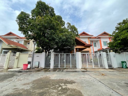 Urgent Sale!!!! Linked Villa in Borey Bassac Garden City