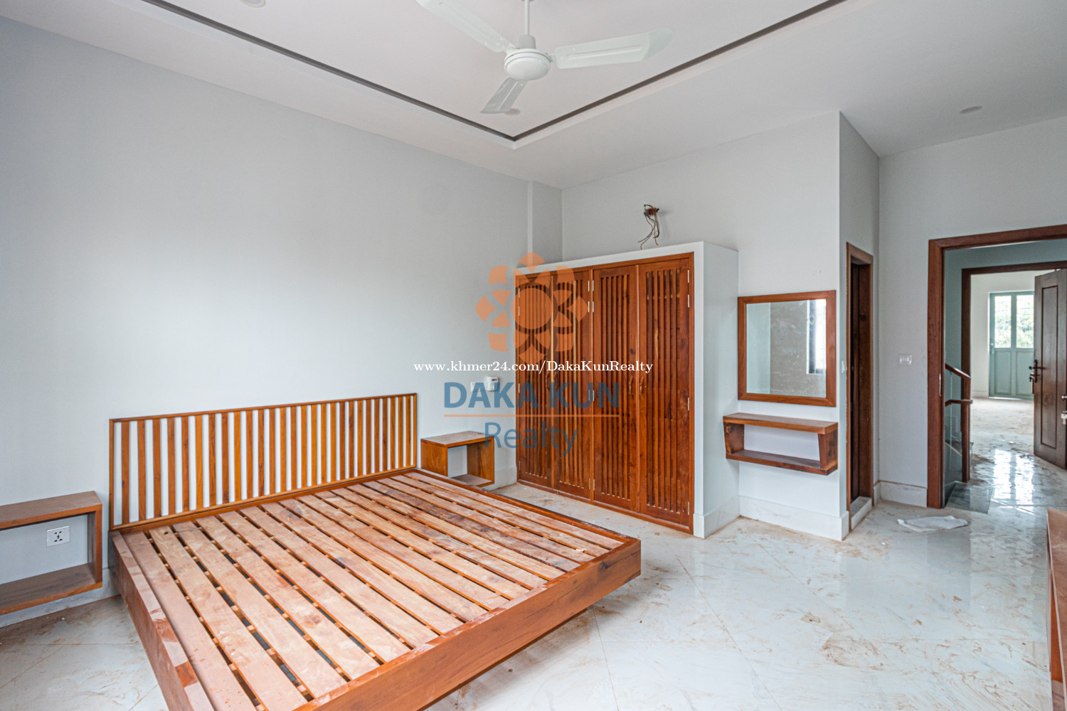 ផ្ទះល្វែងលក់ក្នុងក្រុងសៀមរាបជិតវត្តបូព៌/4 Bedrooms House for Rent in Krong Siem ReapWat Bo