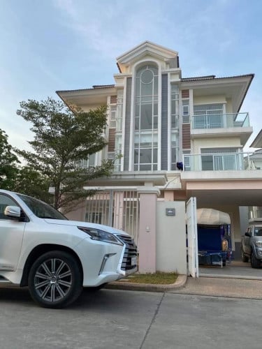 ផ្ទះលក់តម្លៃថោកជាងទីផ្សារជិតÆon2 (ម្ចាស់ផ្ទាល់)