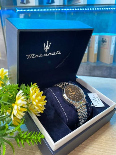 Maserati R8873618017ម៉ាករថយន្តស្ព័រប្រណីតរបស់អ៊ីតាលី