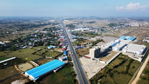 2366m2 ដីលក់បន្ទាន់ (ម្ចាស់ផ្ទាល់) ទីតាំងប្រមូលផ្តុំដោយ ឃ្លាំង រោងចក្រ ឧស្សាហកម្ម