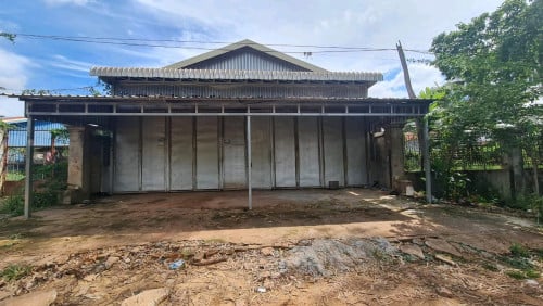 ឃ្លាំង លក់ ឬជួល