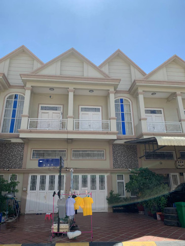 ផ្ទះវីឡាកូនកាត់សម្រាប់ជួលនៅក្នុងបុរីមង្គលភ្នំពេញ | Link Villa For Rent Borey MongKul Phnom Penh 
