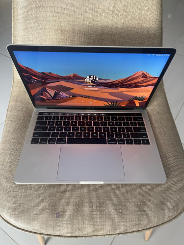 MacBook Pro 13inch Core i7 Ram16G 500G Salary Start From $730 in