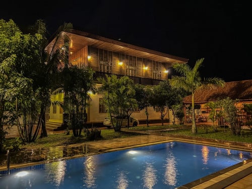 ផ្ទះវីទ្បាមានអាងហែលទឹកសំរាប់លក់ 🏠 🏊‍♂️