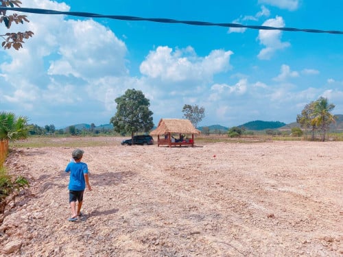 ដីសម្រាប់លក់