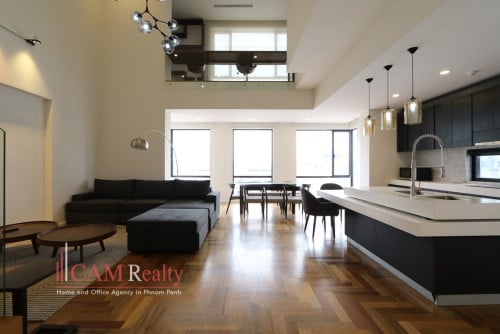 Luxurious 3 bedrooms duplex condominium for rent in Tonle Basak