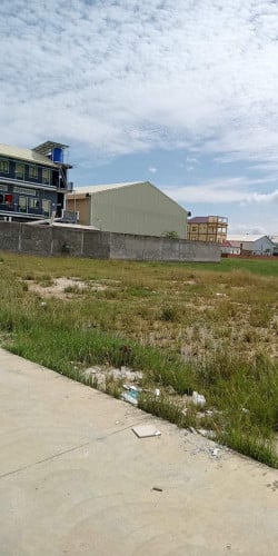 ដីលក់ ជិតផ្លូវល្បឿនលឿន