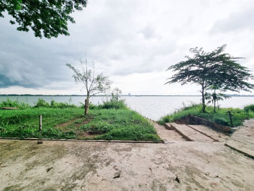 ដី ជាប់ទន្លេមេគង្គ ខណ្ឌជ្រោយចង្វារ ក្រុងភ្នំពេញលក់បន្ទាន់ខ្លាំង