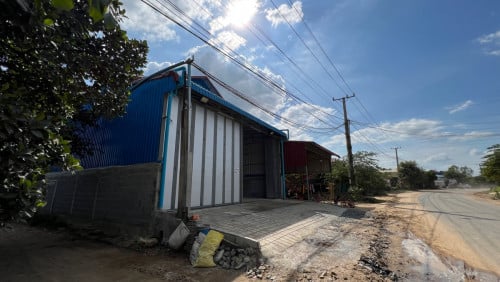 ឃ្លាំងសំរាប់លក់រឺជួលនៅខេត្តកណ្តាល ឃុំដើមឬស ស្រុកកណ្តាលស្ទឹង ទីតាំងល្អ តំលៃចចារបាន