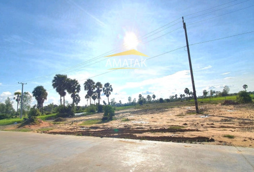 ដីលក់នៅជាប់ផ្លូវជាតិលេខ42 (កំបូល)