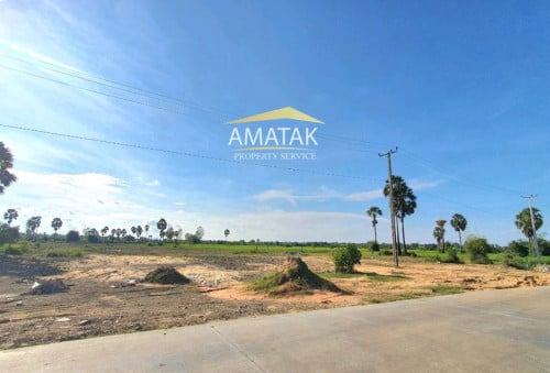 ដីលក់នៅជាប់ផ្លូវជាតិលេខ42 (កំបូល)
