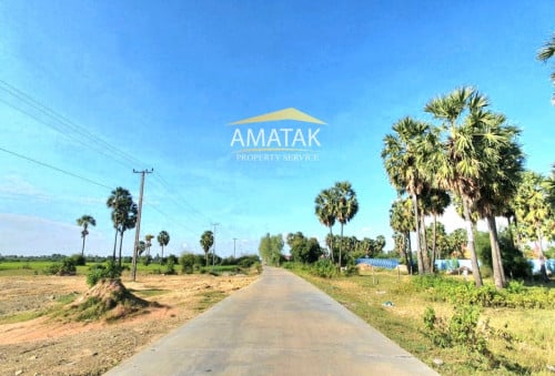 ដីលក់នៅជាប់ផ្លូវជាតិលេខ42 (កំបូល)