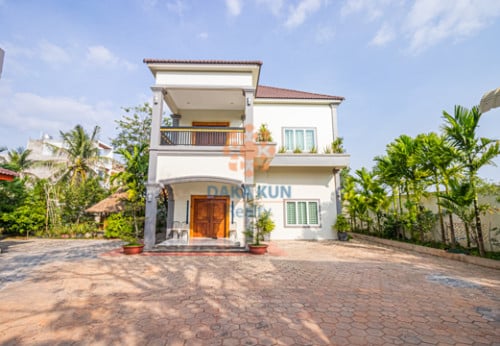 5 Bedrooms House for Rent in Krong Siem Reap-Sala Kamreuk