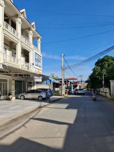 ផ្ទះអាជីវកម្ម ShopHouse បុរីហាយលែន (ផ្លូវ២០០៥) ជិតផ្សារឈូកមាស