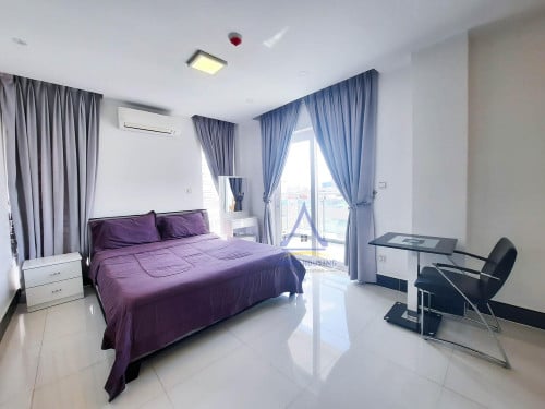 Great location & Service apartment studio room with elevator for rent in Tuek Laórk3