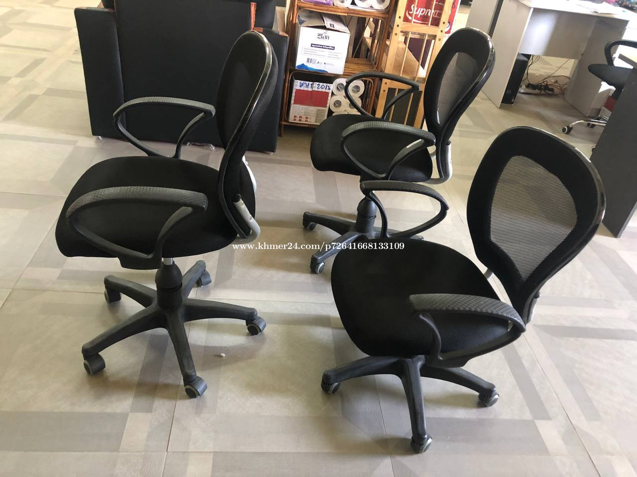 Second hand chairs Price 30.00 in Phnom Penh, Cambodia JYAC