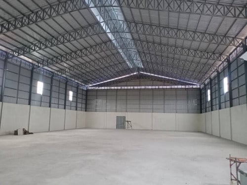 ឃ្លាំងសម្រាប់ជួល 943m2 នៅព្រៃស