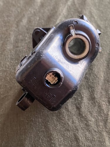 ដុំក្តោបកញ្ចក់សំរាប់mazda