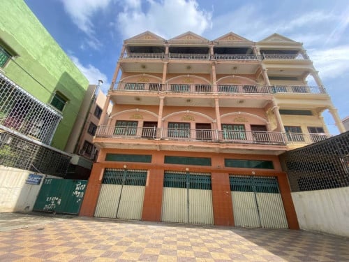 🏠 ផ្ទះ3ល្វែង​លក់ប្រញាប់លុយ ​នៅលើកផ្លូវធំ