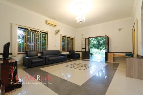 Tuol Kork area| 4 bedrooms villa for rent| Private swimming pool
