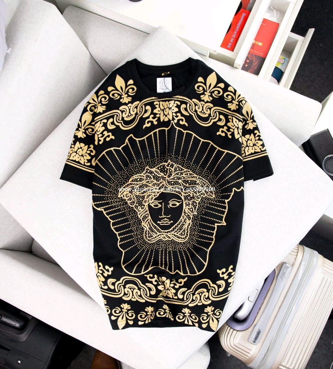 អាវយឺតដៃខ្លីប្រេន Versace Size M L XL XXL អីវ៉ាន់ថៃ សាច់ស្អាតដូចក្នុងរូបម៉េចអញ្ចឹង in Phnom Penh