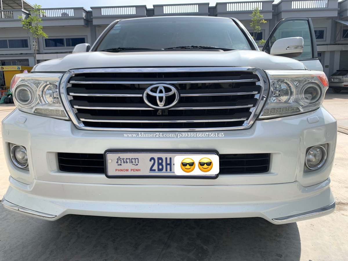 Toyota LandCruiser 2013 GXR Full in Phnom Penh, Cambodia on