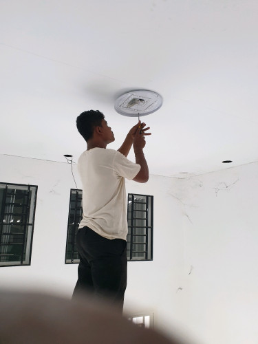 Renovat decor construction ពិដាន ថ្នាំ ជញ្ជាំង កញ្ចក់