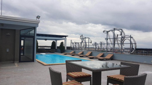 Doun Penh | Service apartment 2 bedrooms with gym and pool for rent nearby US embassy