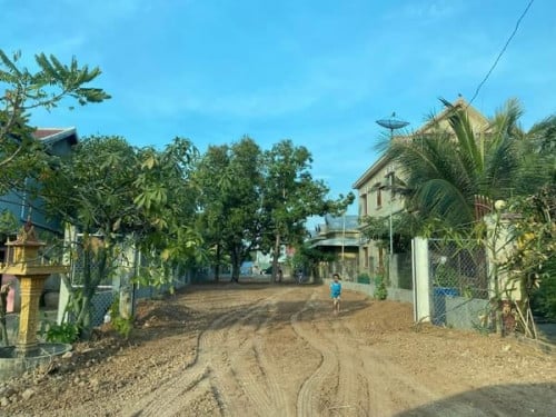 ដីអរិយ្យក្សត្យ លើផ្លូវ380 ទំហំ384m2 (9x43) សំរាប់លក់ រឺជួល