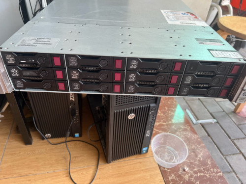 HP Server DL380P G8 12Bays HDD 3.5”