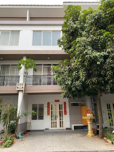 Link house LC2 for rent in on Borey Penghout Beng snor