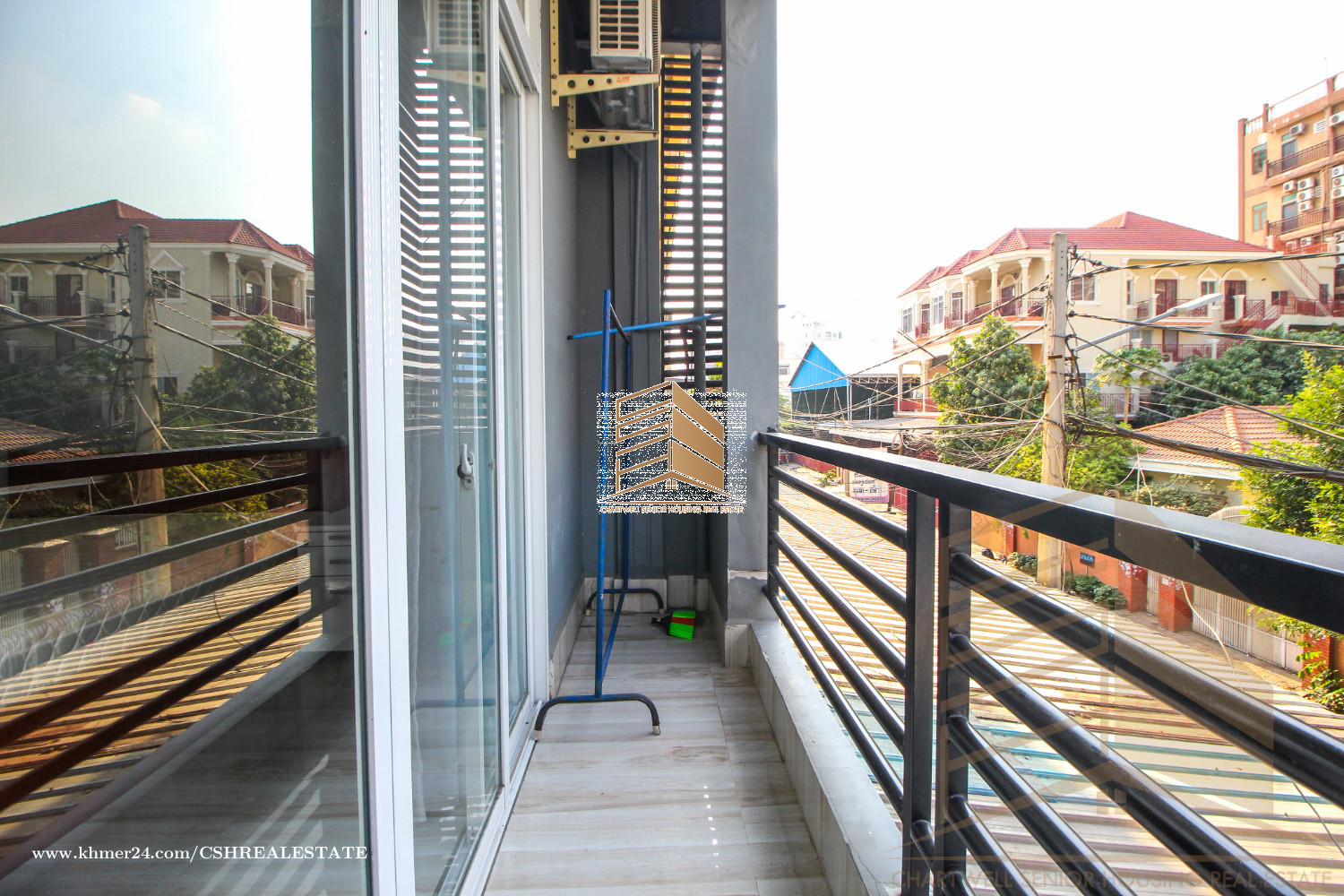 2 bedrooms apartment available for rent in Russian Market Area (Toul Tompong)
