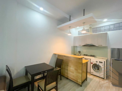 2 bedrooms apartment available for rent in Russian Market Area (Toul Tompong)