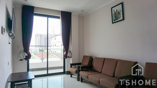 Very Big 1 Bedroom Apartment for Rent in Toul Tompoung area