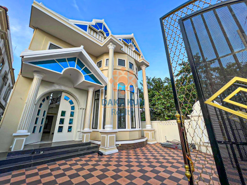ផ្ទះវីឡាលក់នៅខ្នារ,​ ក្រុងសៀមរាប/3 Bedrooms Villa for Sale in Krong Siem Reap-Knar