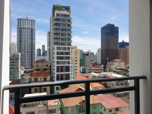 700$/month, location bkk1 with 2 bedrooms