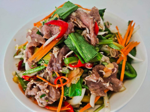 មានលក់គ្រឿងក្លែម ងៀតគោ/ក្របី ភ្លាសាច់គោ សរសៃមាន់បំពង ញាំមីសួរ
