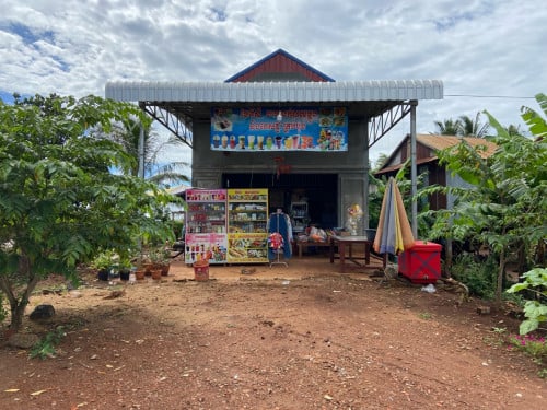 លក់ដីផ្ទះបន្ទាន់លុយ ទំហំដី 10*40ឞ ទំហំផ្ទះ 6*12ឞ សំយ៉ាបមុខ 6ឞ