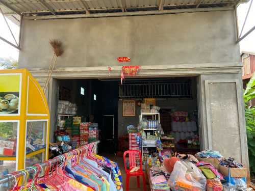 លក់ដីផ្ទះបន្ទាន់លុយ ទំហំដី 10*40ឞ ទំហំផ្ទះ 6*12ឞ សំយ៉ាបមុខ 6ឞ