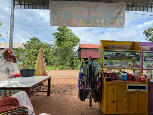 លក់ដីផ្ទះបន្ទាន់លុយ ទំហំដី 10*40ឞ ទំហំផ្ទះ 6*12ឞ សំយ៉ាបមុខ 6ឞ