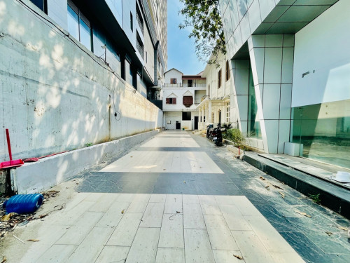 Commercial Villa-Showroom For Rent Along Monivong BLVD,