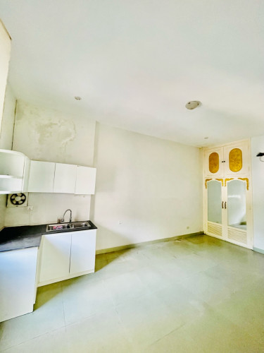 Commercial Villa-Showroom For Rent Along Monivong BLVD,