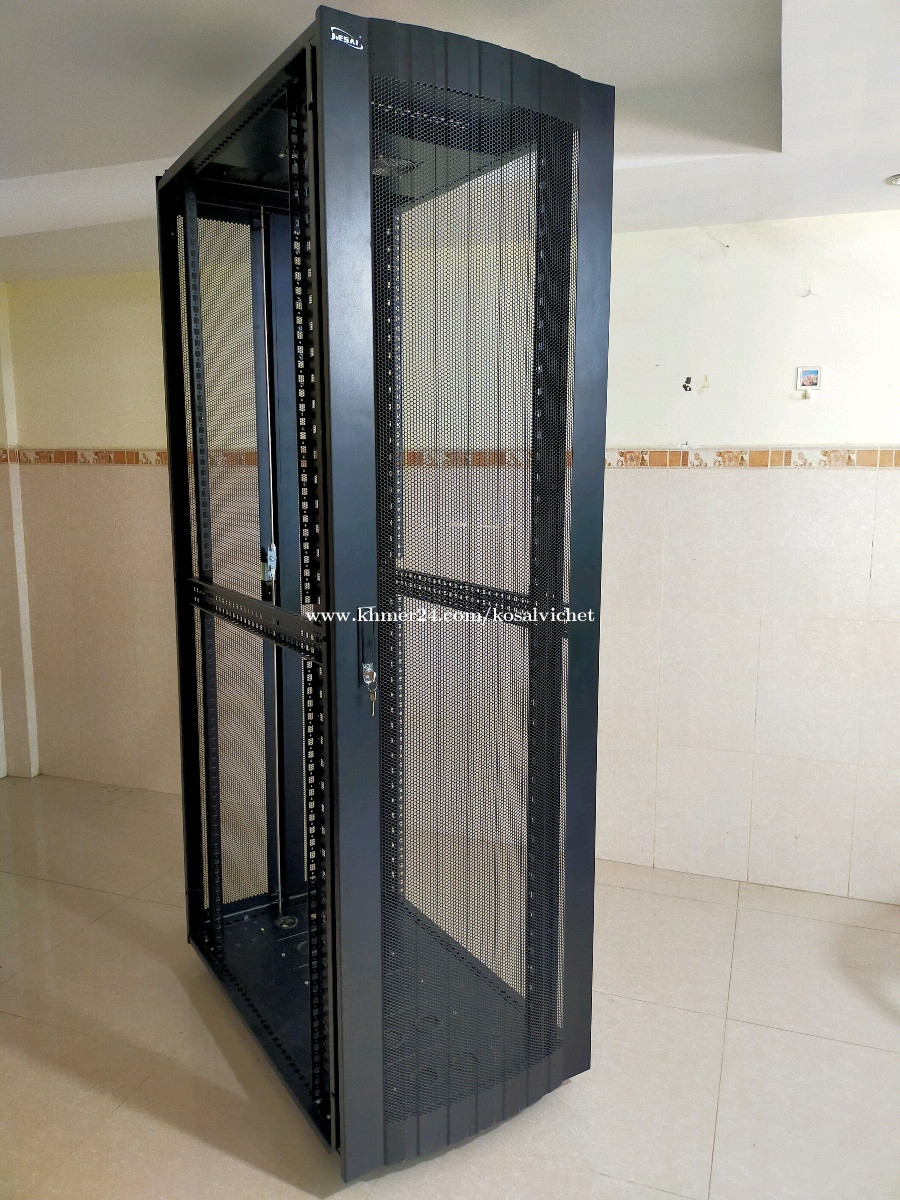 RACK 42U Price 600.00 in Phnom Penh, Cambodia Network