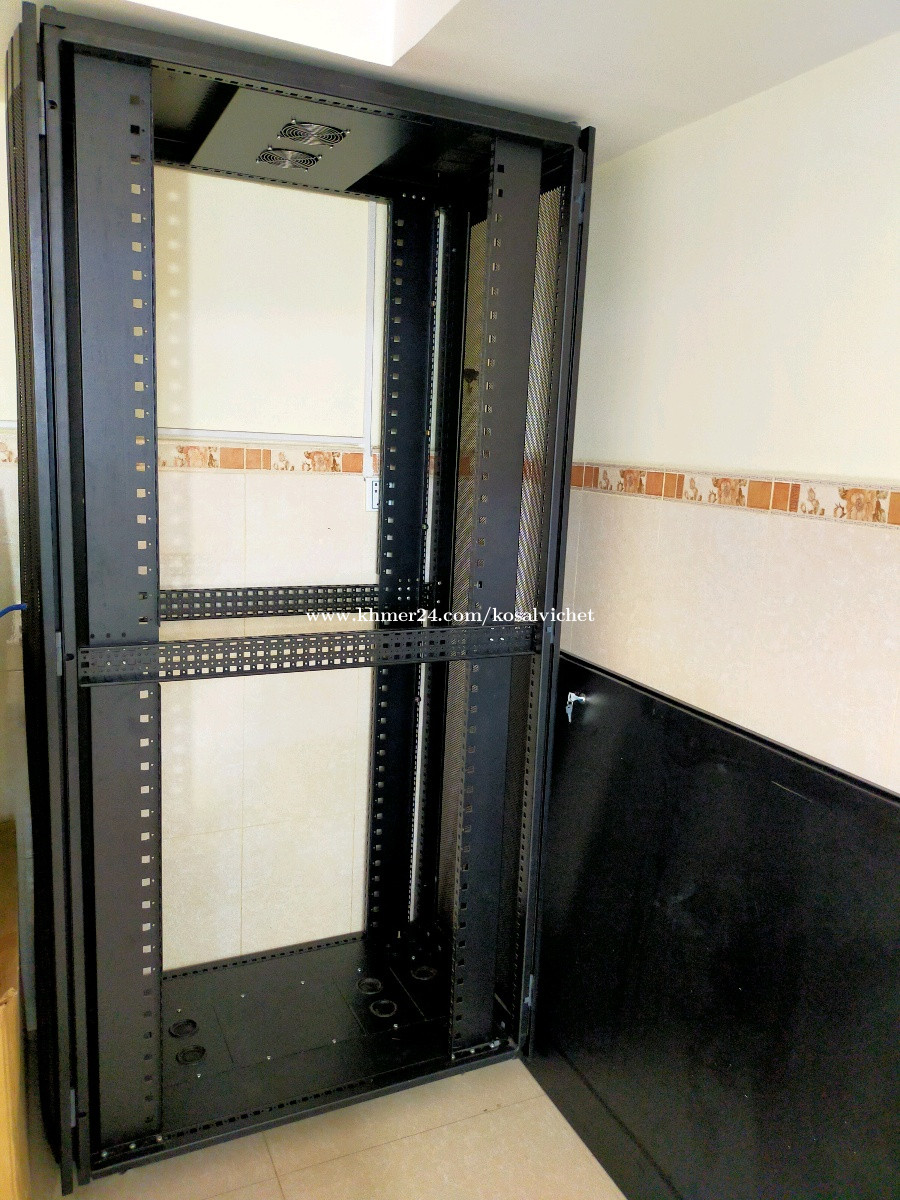 RACK 42U Price 600.00 in Phnom Penh, Cambodia Network