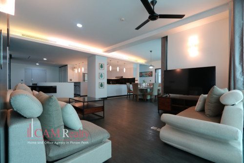 https://images.khmer24.co/22-12-08/s-292390-spacious-4-bedrooms-serviced-penthouse-for-rent-in-the-southern-tonle-bassac-area-phnom-penh-1670468451-44250694-b.jpg